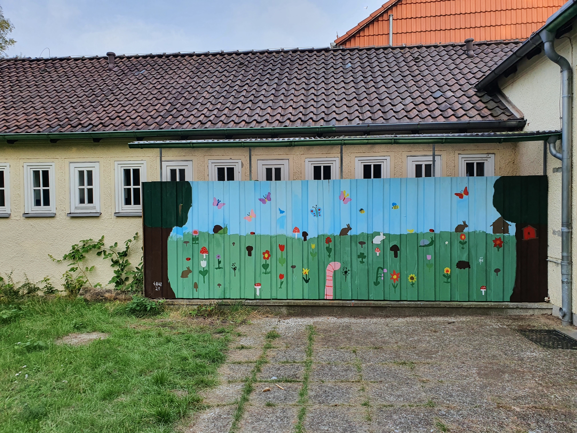 Die Grundschule Vorwerk gestaltet ihren Schulhof lebendig.