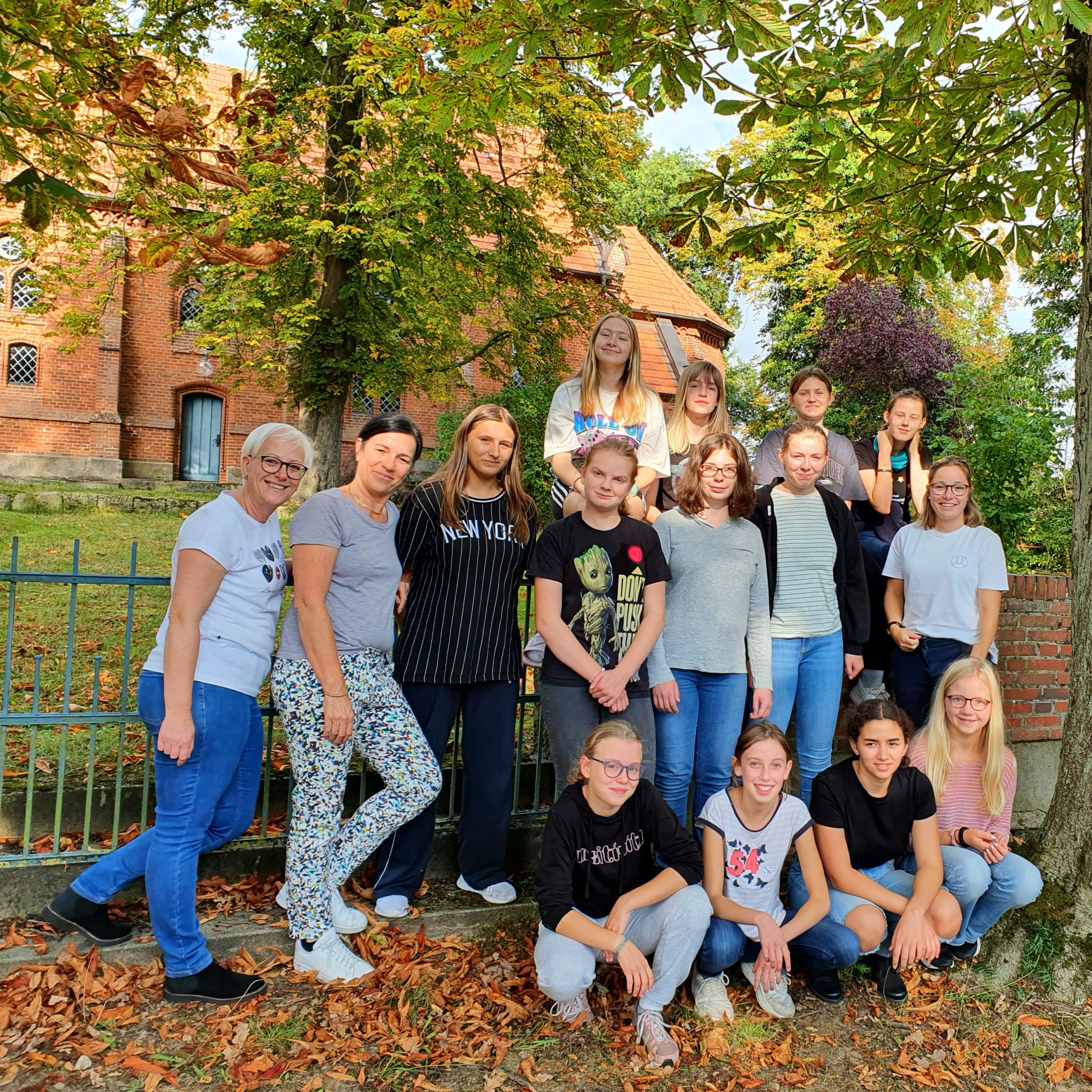 Mädchenwochenende im Wendland. Die Teilnehmerinnen und Betreuerinnen